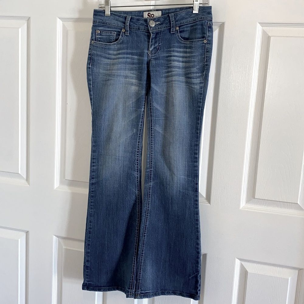 Low Rise Mid Rise Bootcut Jeans - Picture 4 of 6